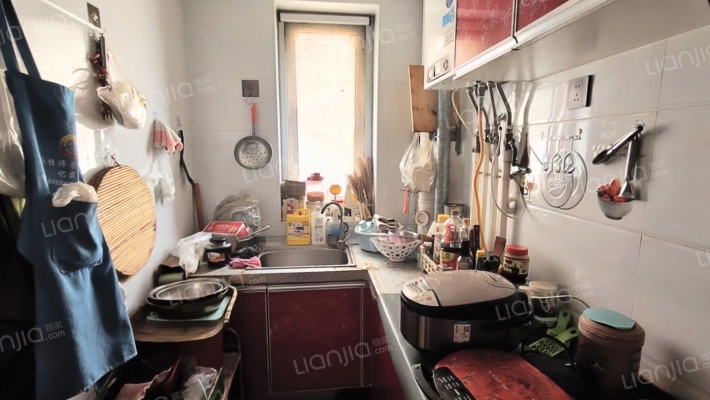 急售三利一期朝南精装两居，满五，价格美丽-厨房