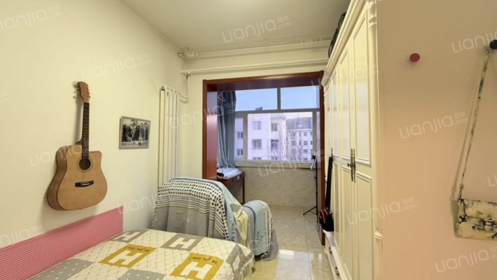 物探局小区  集中供暖  交通方便-卧室A