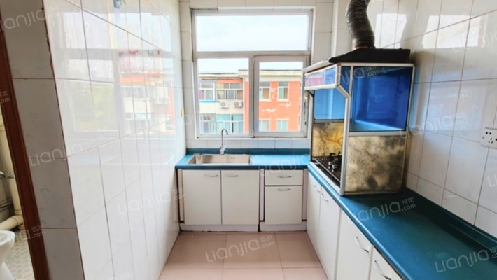 火车站南北通透两居不是顶层有钥匙随时看-厨房