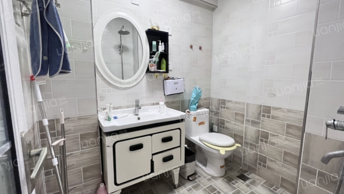 御景园两居出售，交通方便，配套齐全-卫生间