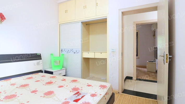 上江北，精装两房，矮楼层，业主城心低价出售-卧室B