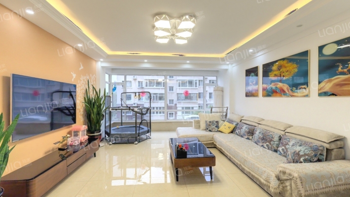 亚泰国际花园二手房实景图