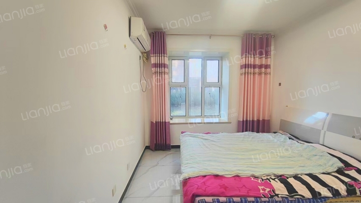 急售三利C区精装三居，低层，价格美丽-卧室C