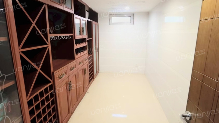 急售临湖大独栋别墅，精装修，价格美丽，风景独好-多功能间B