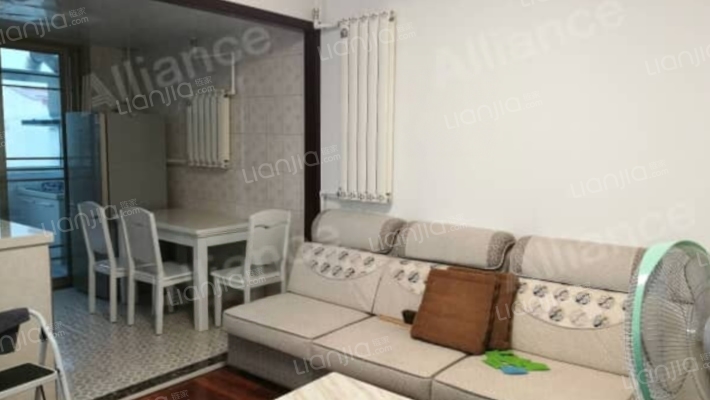 出售市医院家属院 楼层好采光无遮挡-客厅