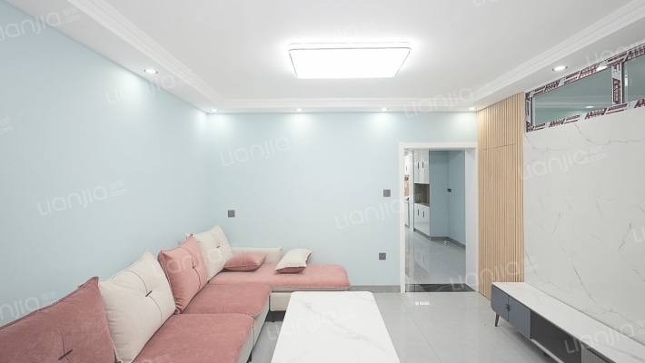 新疆儿童医院旁多层精装三室拎包入住-客厅