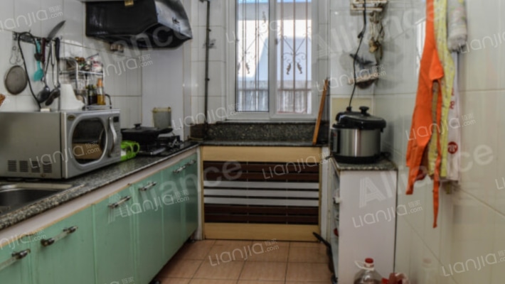 出售  嘉和小区南北通透大两居  房本满二-厨房