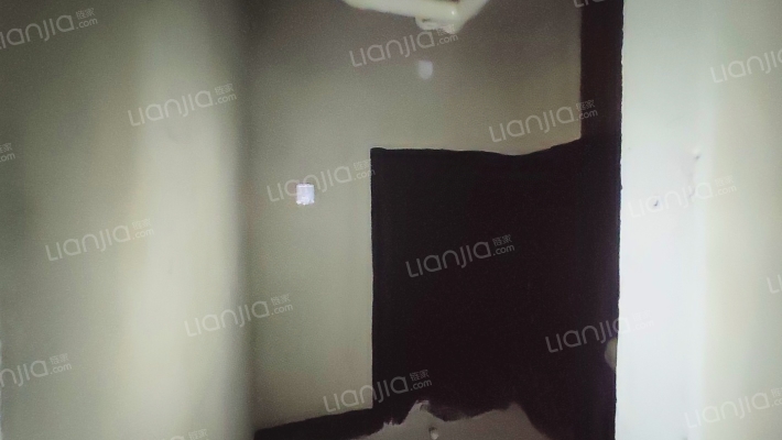 70年大产权，房证满二，次新房，通勤北京，交通方便。-卫生间