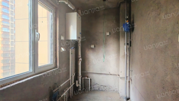 业主移民国外 诚心出售，价格可聊，适合刚需自住-厨房