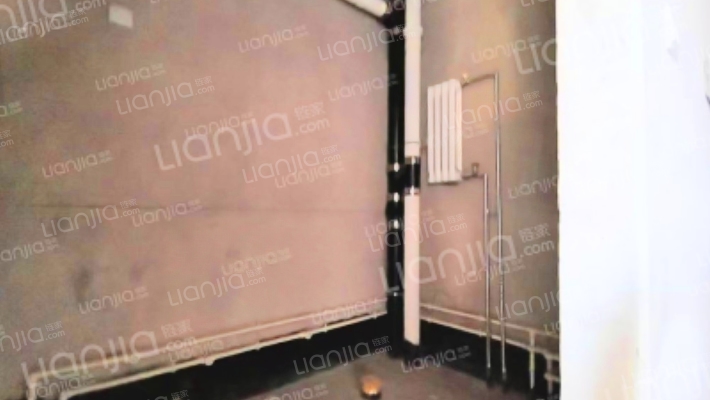 此房房本在手 低楼层 但采光没问题-卫生间