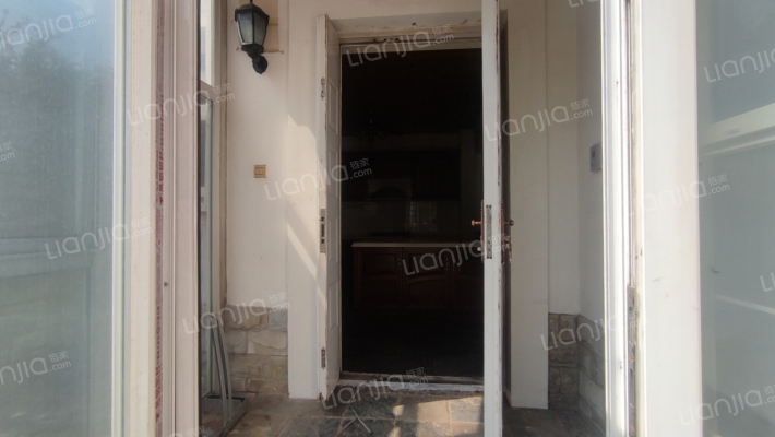 必看房，独栋琉璃湖别墅，产权清晰，无抵押-玄关