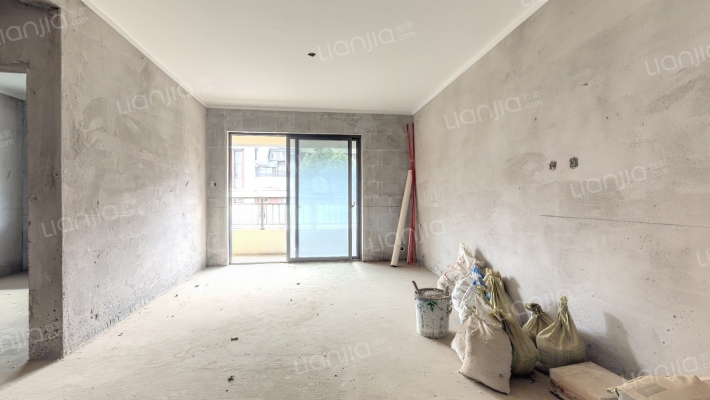 红霞锦苑二手房实景图