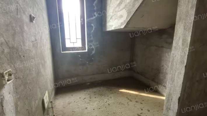 京都颐和城 4室2厅 南 北-储物间