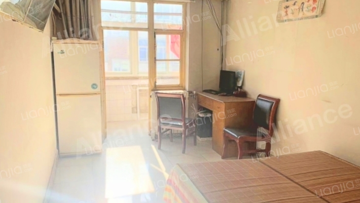 三处家属院 3室1厅 南 北-卧室B