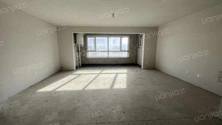 一梯两户电梯小洋房，南北通透大三居，高楼层自采暖-客厅