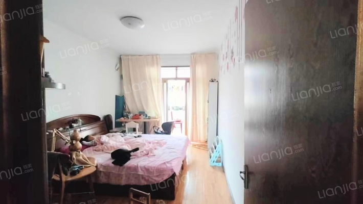 六十七处 南北通透小三居  满五 好楼层 急售-卧室A