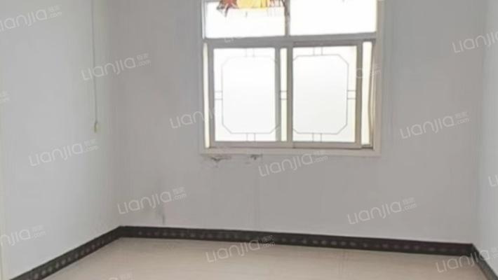 瑞兴祥服饰苑二手房实景图