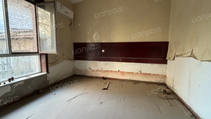 联排别墅，诚意出售，房本在手，随时过户.-卧室A