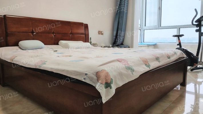 房子采光好，中 间 楼 层 无 遮 挡-卧室