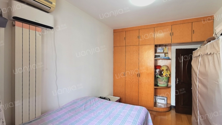 低 楼层 2居精装 房本满五唯一-卧室B