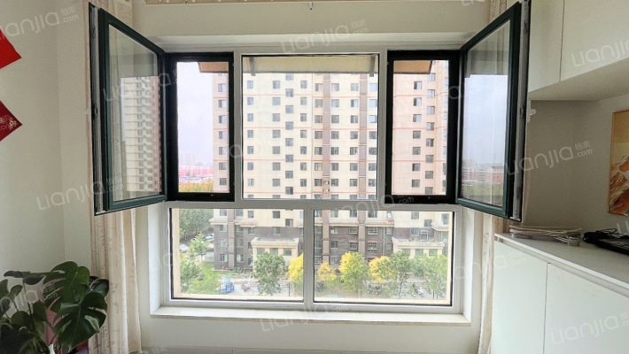 幸福城小区 集中供暖 中间楼层 全阳两居-阳台