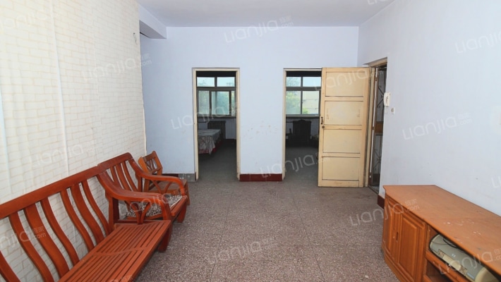 青年路418号二手房实景图