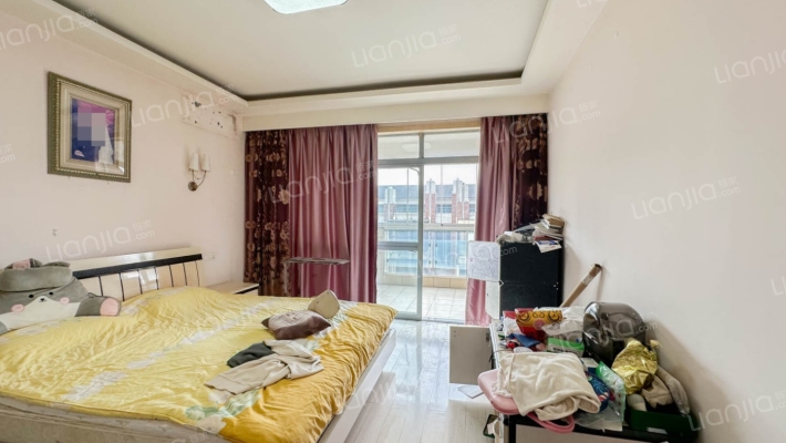 凤凰公寓东区二手房实景图