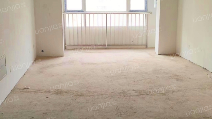 南北通透三居室 有房本 高楼层 视野宽阔 采光充足-客厅