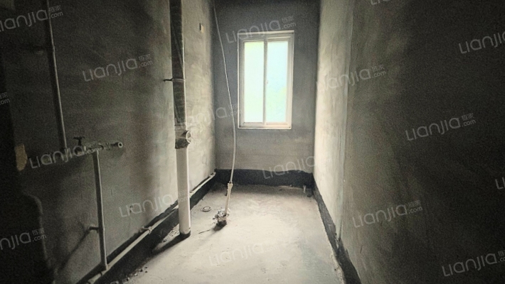 名流丽苑上叠别墅，位于涿州市区的别墅区，得房率高-卫生间A