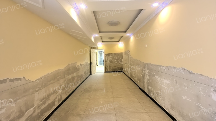 南北通透的联排别墅，品质社区，绿化好，没有遮挡.-卧室F