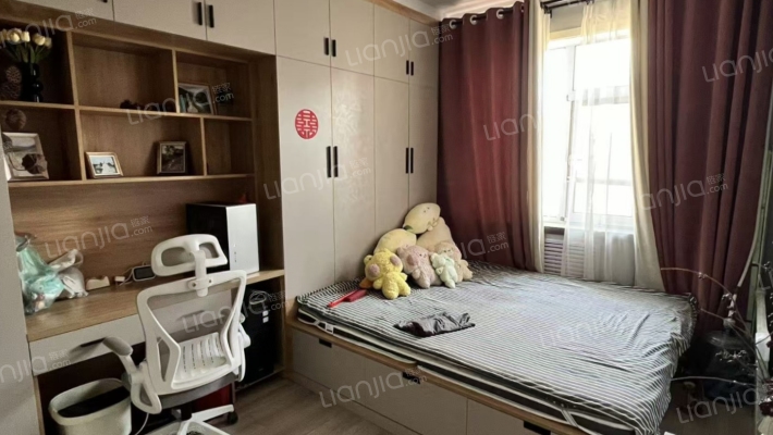 精装修拎包入住，全南两居室，全天采光无遮挡。-卧室B