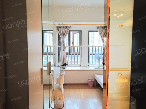 整租·龙城国际五期 1室1厅 东南/南