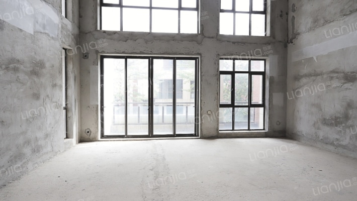 星河丹堤B区二手房实景图