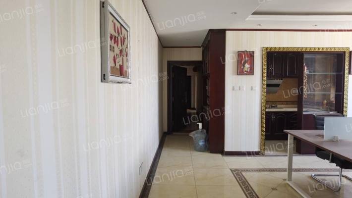 838沿线，70年大产权，精装修-餐厅