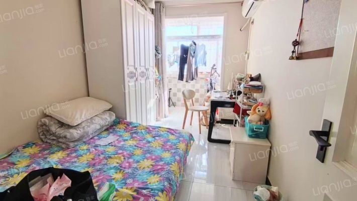 世纪嘉园 中间楼层 精装修 采光好无遮挡-卧室A