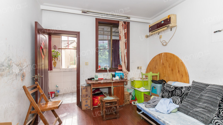 凤美新村二手房实景图