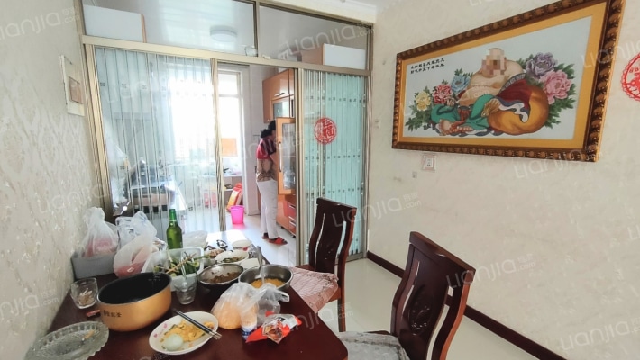 京汉一期 一楼带院 两居室 通透 房证满五 可按揭-餐厅