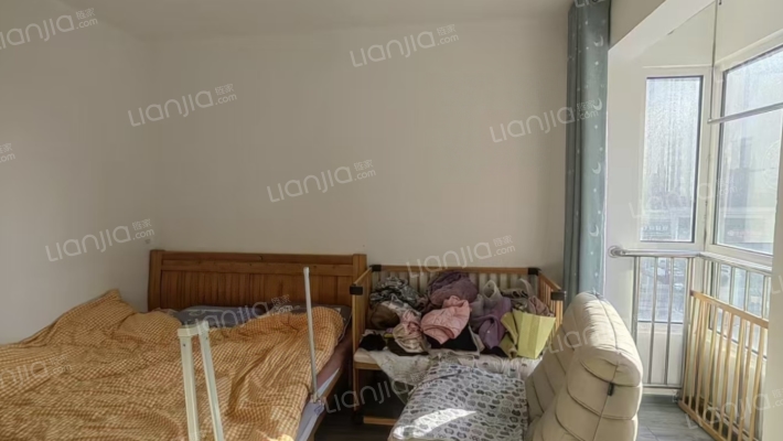 三利中和城一期南向大两居，采光好位置好门口838车站-卧室A