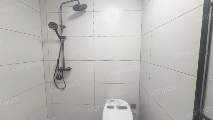 户型格局方正 视野宽阔 采光充足  价格可议-卫生间