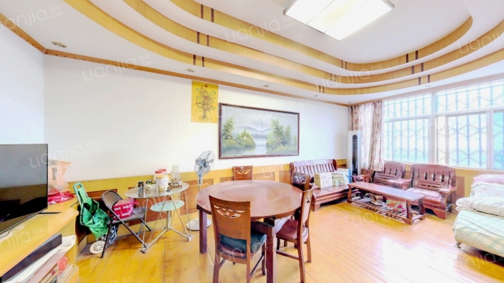 君巫路182号二手房实景图