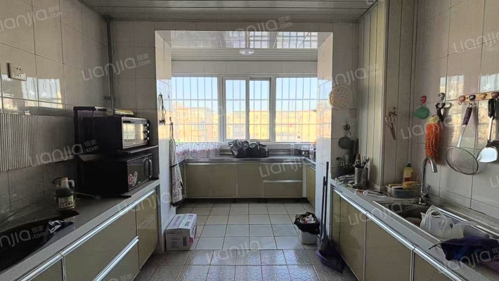 位于建设路 成熟小区 位置好  配套齐全 交通便利-厨房