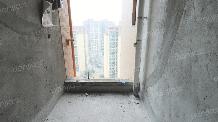 中汇城3室清水， 户型方正，采光好-阳台