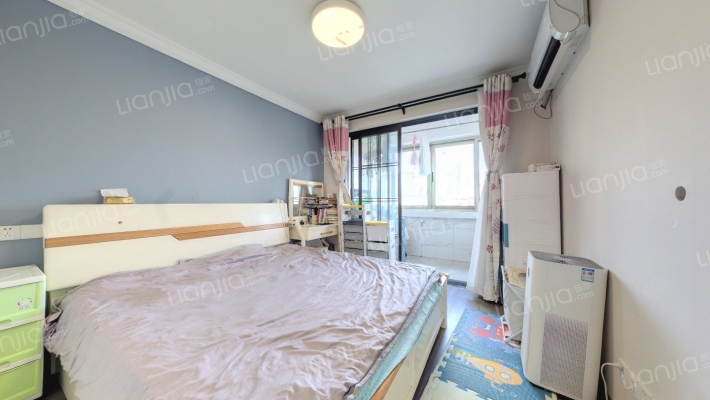 东三里桥路79弄二手房实景图