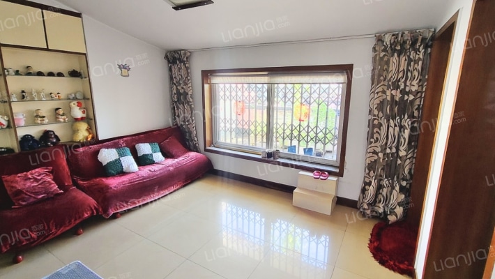 此房跃层复式、楼上楼下南北通透户型好、无遮挡采光好-客厅B