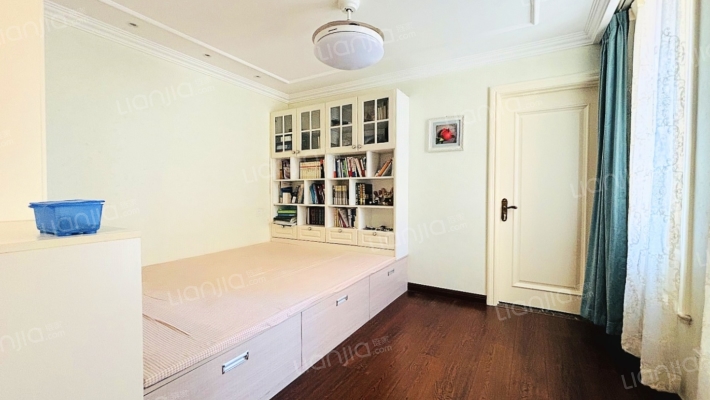 京都颐和城 5室2厅 南 西 北-卧室C