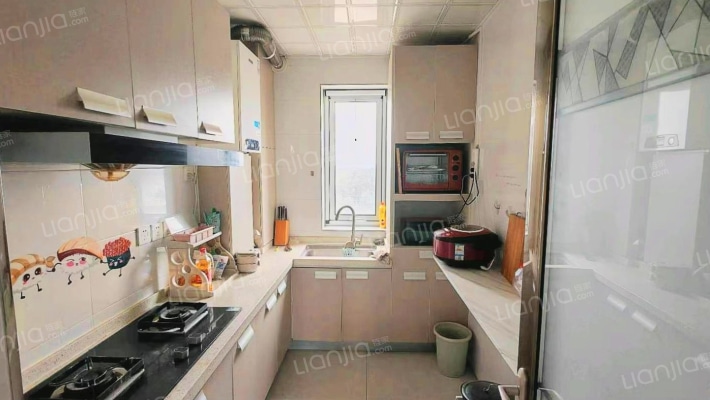 急售三利南北向四居，精装修，价格美丽可小叨-厨房