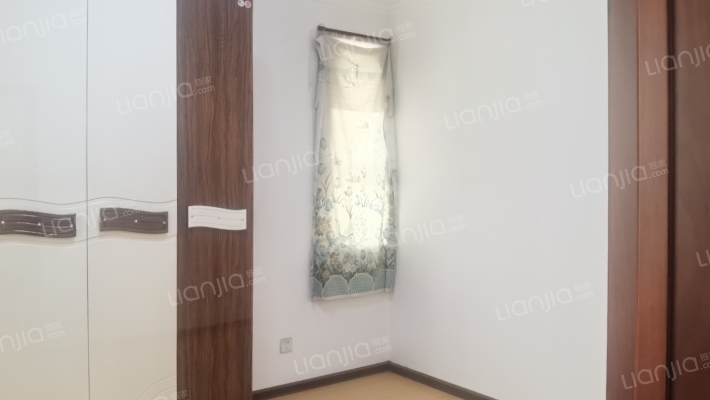 水岸花城 2室2厅 南-卧室A