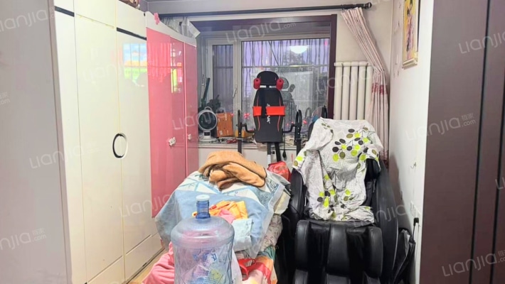 房本满五年，南北通透的三居两卫，好楼层，好户型。-卧室C