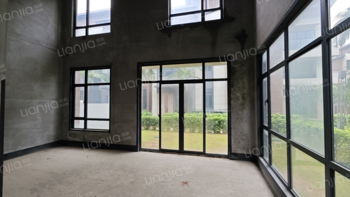 彰泰春江海岸江海居二手房实景图