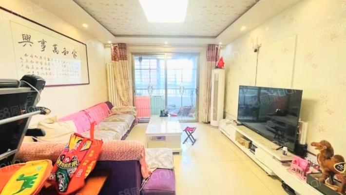 河畔花城二手房实景图